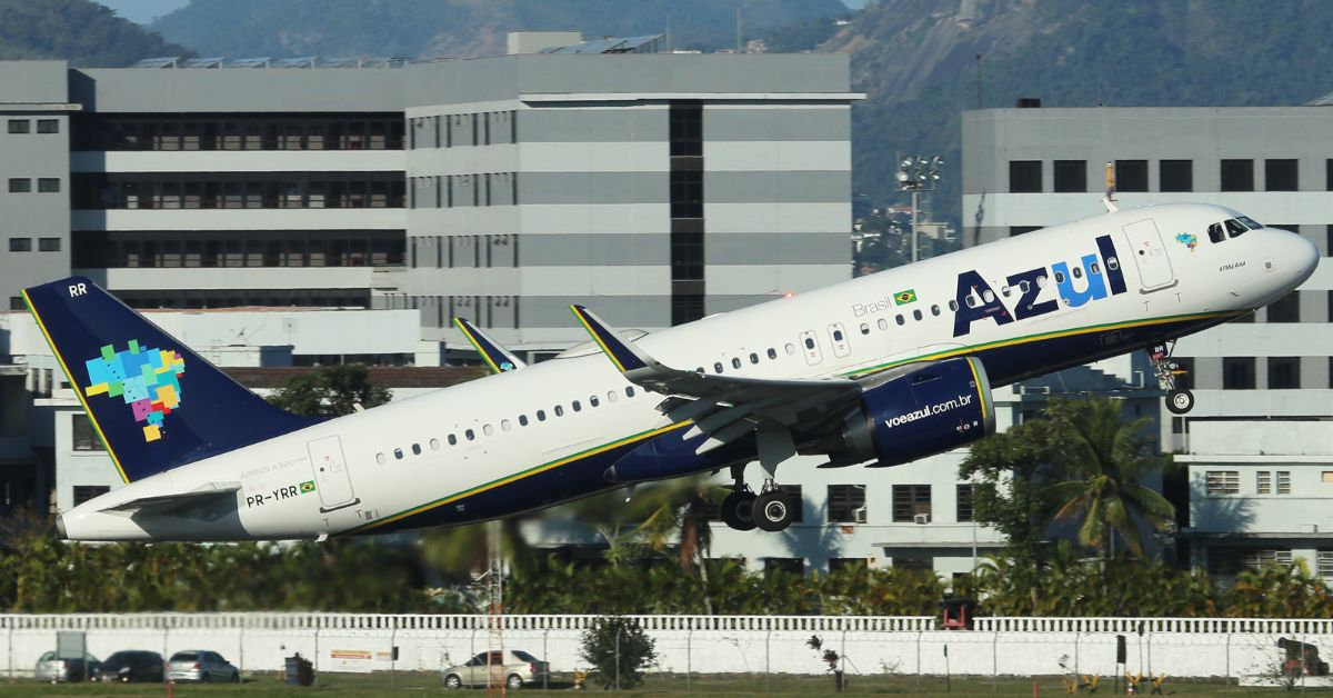 Imagem representa aeronave A320neo da Azul